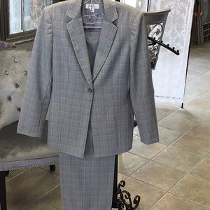 Emily Pant Suit 2 pieces